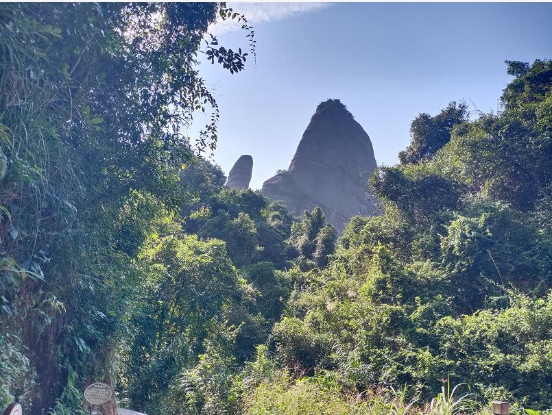 "丹霞地貌"之韶关丹霞山,阳元山和长老峰,单独拿出来都可以嗨上一整天!!(图3) "丹霞地貌"之韶关丹霞山,阳元山和长老峰,单独拿出来都可以嗨上一整天!!(图3)