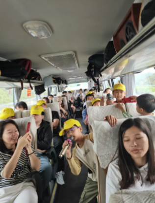 20250328韶关丹霞山、瑶乡表演、云门山、入住过山瑶酒店两天游一行47人(图2) 20250328韶关丹霞山、瑶乡表演、云门山、入住过山瑶酒店两天游一行47人(图2)